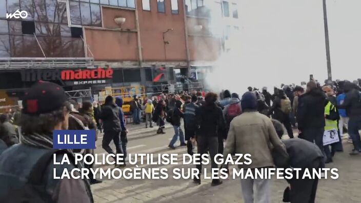 Les forces de l'ordre envoient des gaz lacrymogènes sur les manifestants à Lille